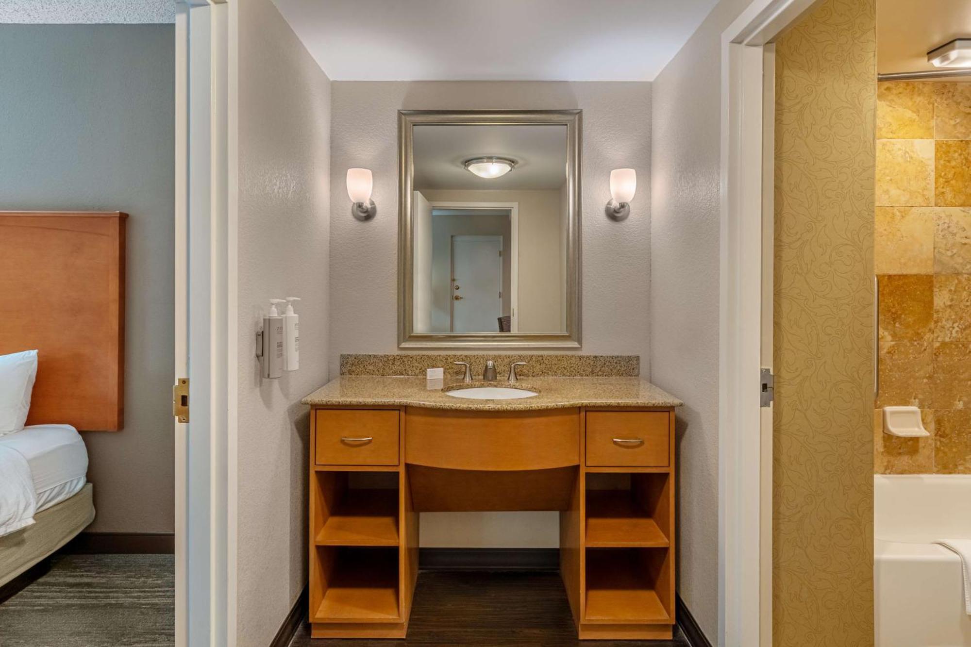 Hampton Inn & Suites Nashville-Vanderbilt-Elliston Place Εξωτερικό φωτογραφία